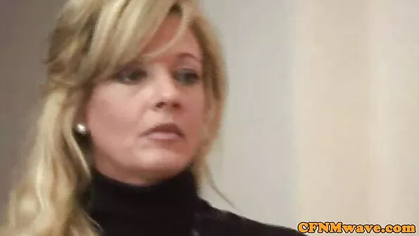 Будильник порно красивих мам з мінетною функцією