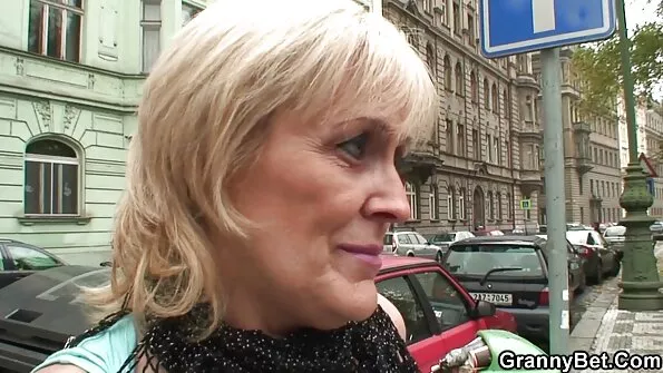 Екзистенційна криза Діда Мороза. красивий секс молодих