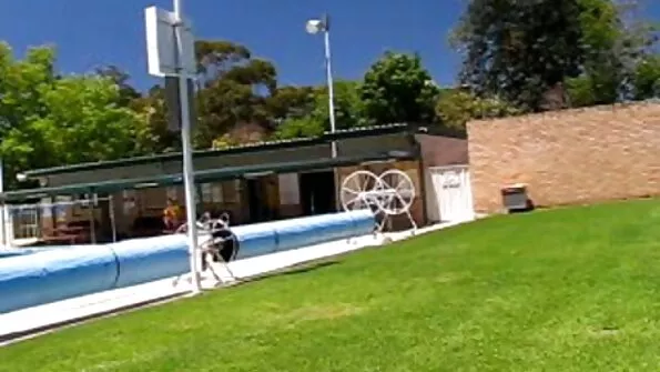 Спокуса біля басейну порно красивих 3: Лицемірство.