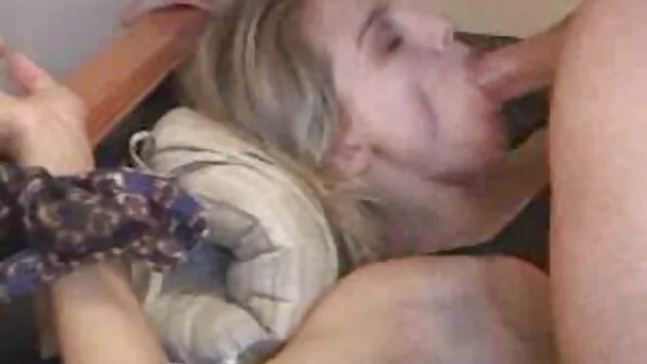 Очко красива парнуха губить до 11 туз