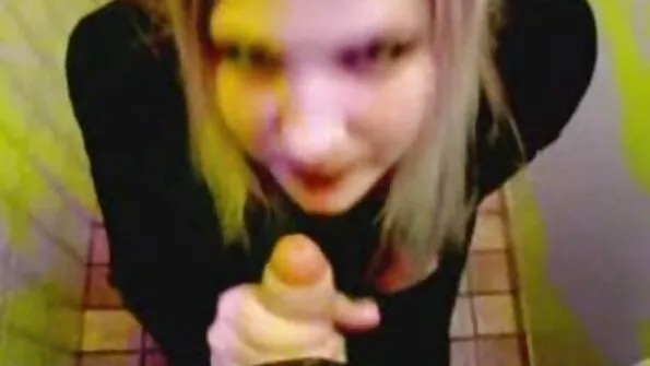 Зухвала коханка з великим самий красивий секс ротом для мільйонера.