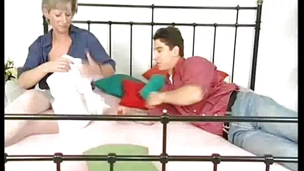 Вологою буває не тільки секс самий красивий кицька.