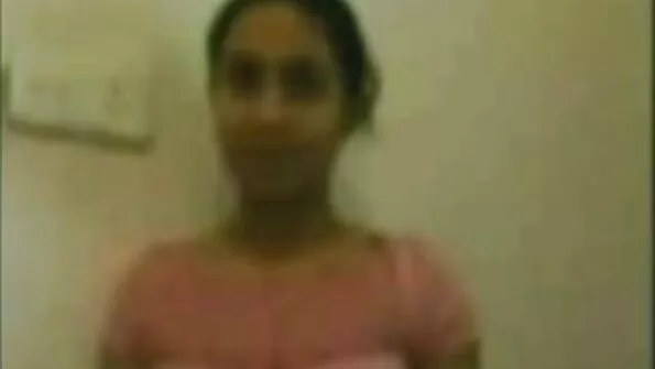 Поки дружина оглядає порно красивих будинок, чоловік шпилює шикарну агентку з нерухомості.