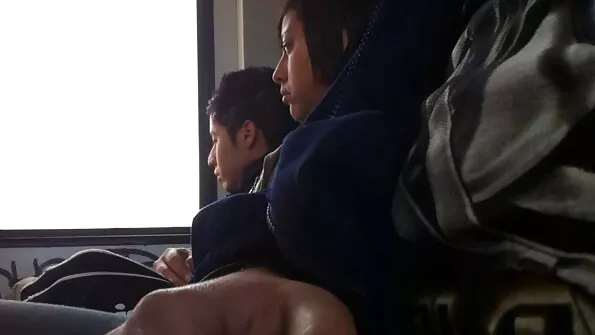 Хлопець з ранку відлизав худенькій брюнетці і класноє порно ніжно оттрахал в анальну дірку.