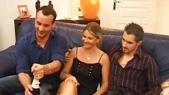 Досить красивий секс молодих спати, анал кличе.