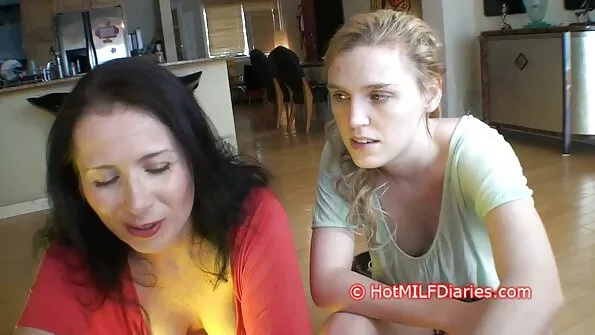 Завдаток красиве домашне порно у придаток.